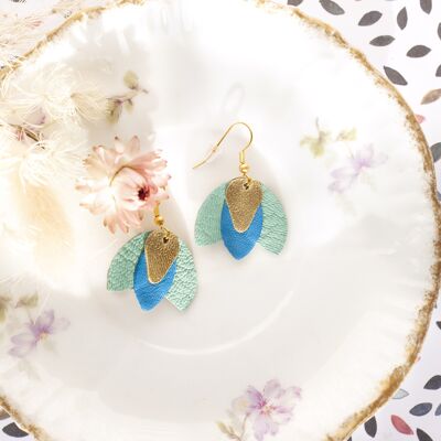 Gentiane earrings in gold, frost blue and sky blue leather