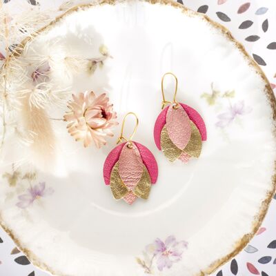 Pendientes Magnolia en piel rosa, oro y fucsia