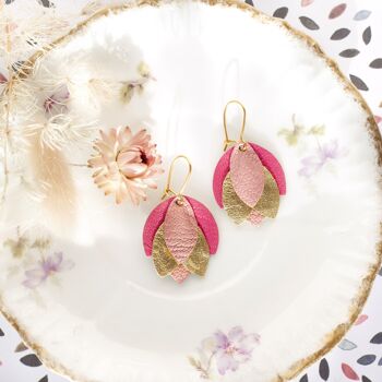 Boucles d'oreilles Magnolia cuir rose, doré et fuchsia 1