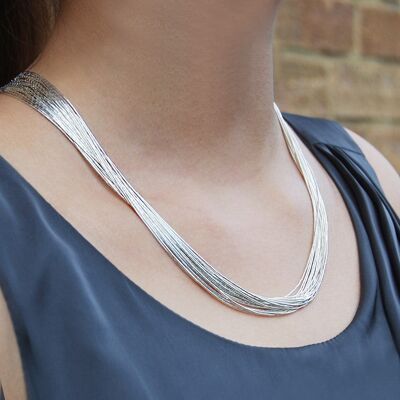 Abgestufte geschichtete Silberkette - 30 Stränge - 6-Strang-Halskette