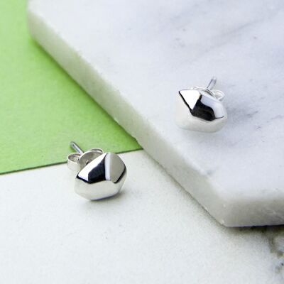 Textured Silver Dark Pearl Necklace - Stud Earrings