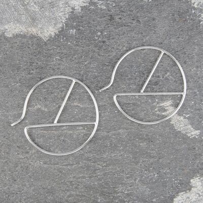 Geometric Round Wire Silver Hoop Earrings - Oval Design
