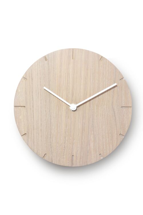 Solide Mini - Wanduhr aus massivem Holz mit Quarz-Uhrwerk - Eiche gekalkt - Weiß
