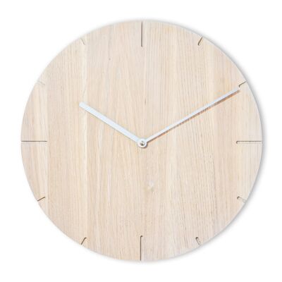 Solide - Wanduhr aus massivem Holz mit Quarz-Uhrwerk - Eiche gekalkt - Silber