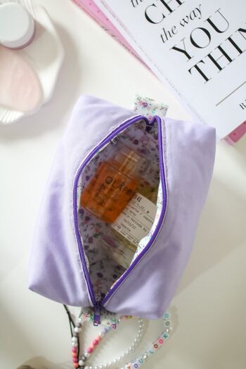 Trousse de maquillage violette | Sac Cosmétique | doublé de coton fleuri | Pochette de voyage | Pochette zippée | Fait à la main | Pochettes d'été | Sac d'accessoires 4