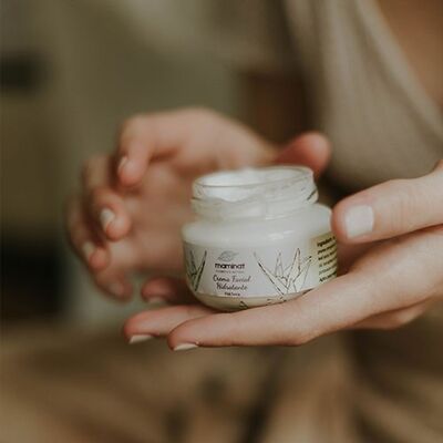 Dry skin facial cream