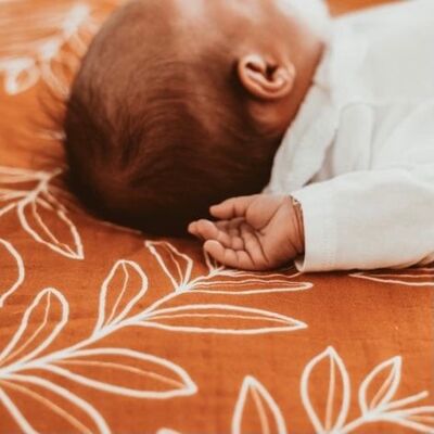 100% Organic Cotton Laurel Swaddle