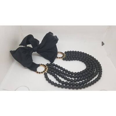 Beautiful five-strand necklace with taftà bow