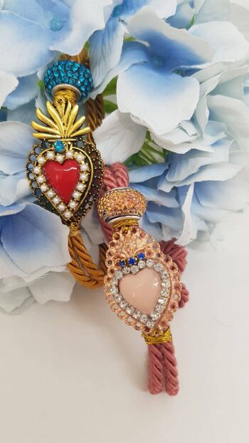 Bracelet avec coeur rose décoré 4