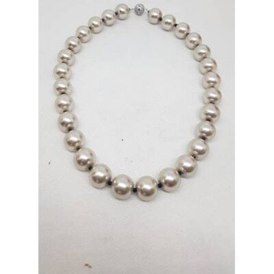 Handmade in Italy pearl necklace