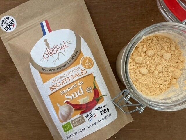 Sapori del sud - preparazione dei biscotti salati