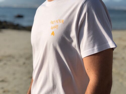 CAMISETA FIND YOUR WAVE CORAL - BLANCO