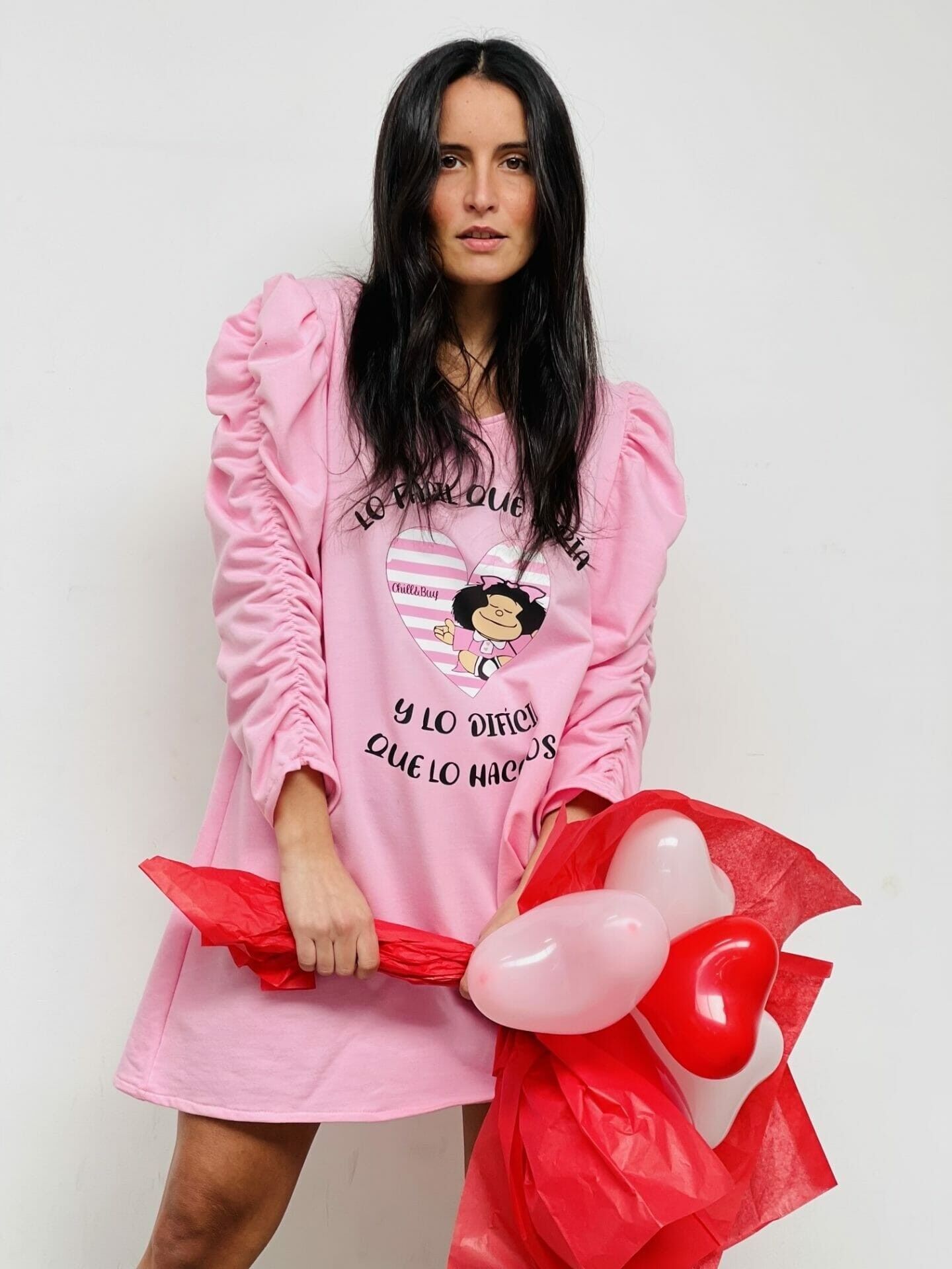 Rosa gestreiftes Mafalda-Kleid mit Rüschen und V-Ausschnitt