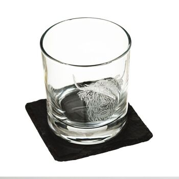 Gobelet en verre de style gravé vache Highland avec sous-verre en ardoise 1