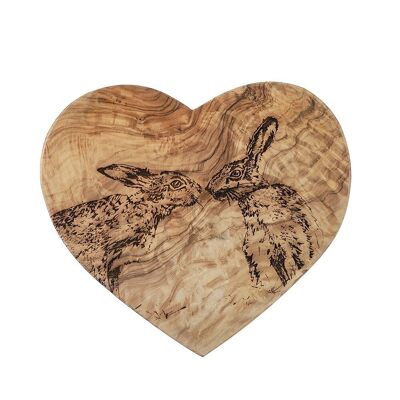 Planche en bois d'olivier avec cœur gravé Kissing Hares
