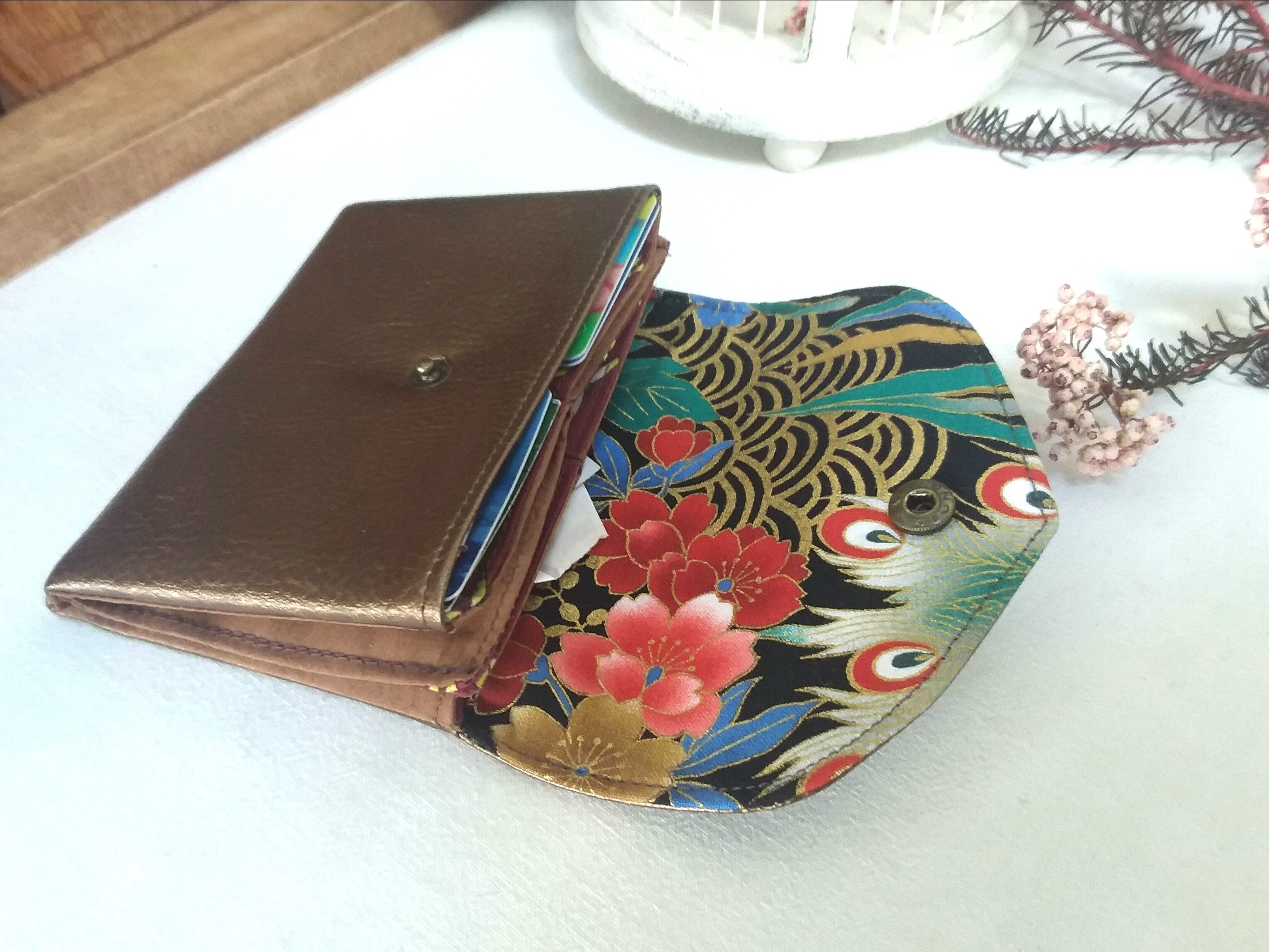 Kompakte Brieftasche und Geldbeutel aus bronzefarbenem Origami