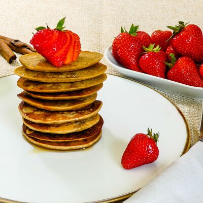 MIX Cinnamon pancakes, add juice and oil