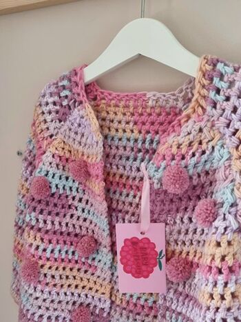 Cardigan Pompon Crochet Arc-en-Ciel Rose 4-5 Ans