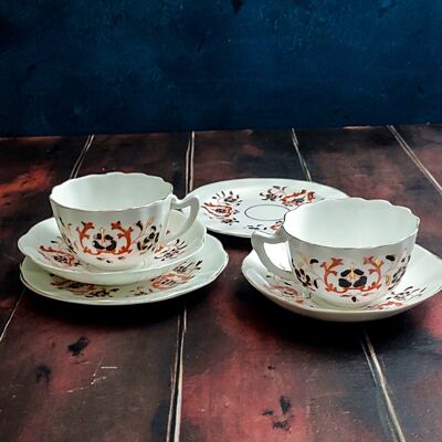 Set of 4 tea cups with double saucers with imari decoration