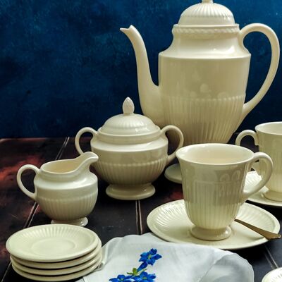 Coffee set for 6 wedgwood etruria decoration