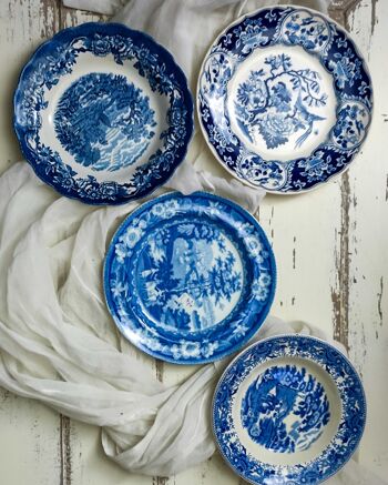 Couple assiettes set de couverts assortis en porcelaine anglaise, blanc et bleu 5