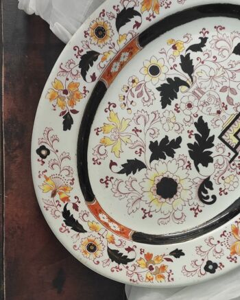 Plateau moyen en porcelaine anglaise à décor de type imari 4