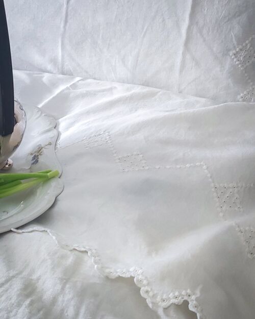 Set lenzuola matrimoniali in lino bianco con federe ricamo norvegese