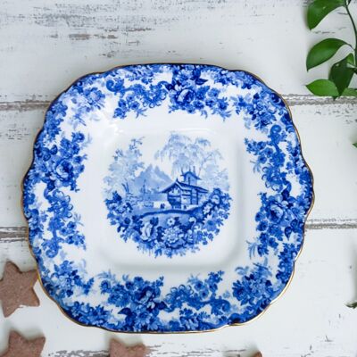 Minton biscuit plate with Genoese decoration