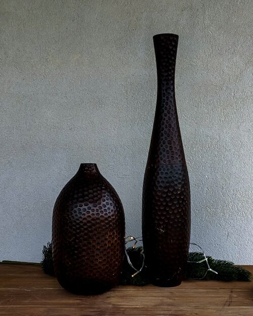 Coppia di vasi in legno bulinato