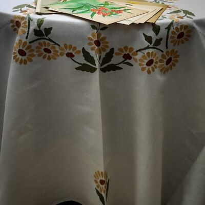 Linen tablecloth with yellow flowers with 12 napkins