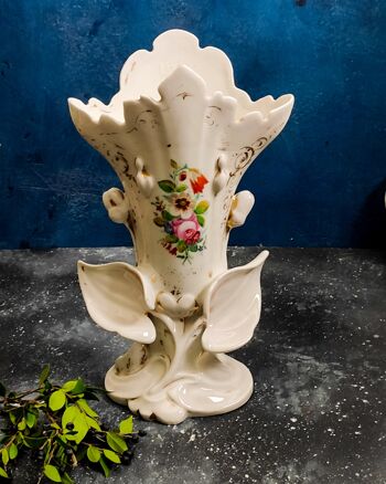 Vase en porcelaine anglaise peint à la main 2