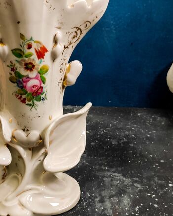 Vase en porcelaine anglaise peint à la main 5