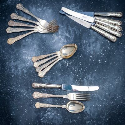 Sheffield cutlery set for 6 with worked handle