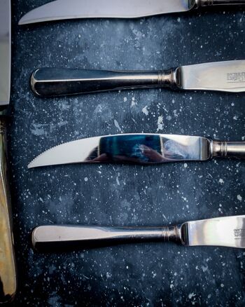 Ensemble de six couteaux de table anglais 3