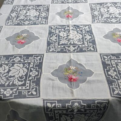Linen and filet tablecloth / bedspread