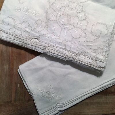 Sicilian white linen tablecloth with 12 napkins