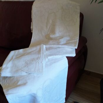 Nappe sicilienne en lin blanc avec 12 serviettes 3