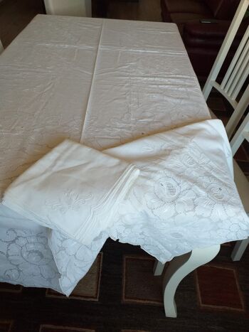 Nappe sicilienne en lin blanc avec 12 serviettes 5