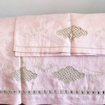 Coppia asciugamani lino rosa con ricamo a mano