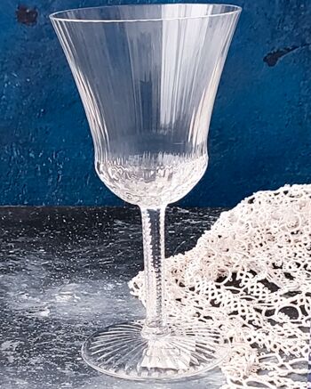 Série de six verres à vin en cristal de Saint Louis, modèle Stella 3