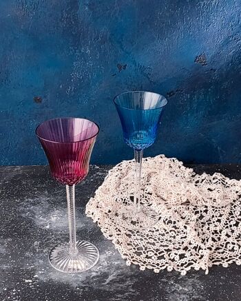 Paire de verres à vin en cristal de saint louis coloré 1
