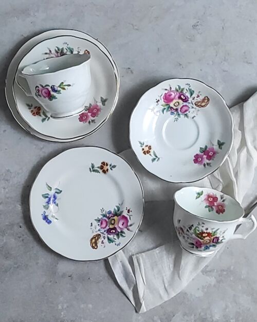 coppia tazze da tè porcellana inglese con fiori