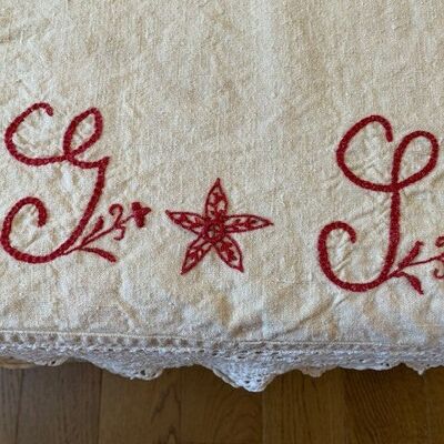 Hemp bedspread embroidered with initials and pillowcases