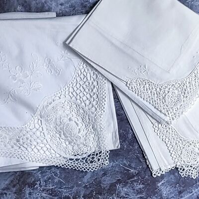 double bed sheet set in linen and tatting lace