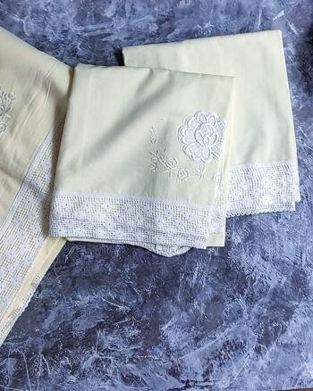 Draps doubles en coton jaune avec filet dentelle 2