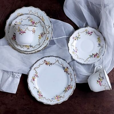 Pair of tea cups with flowers