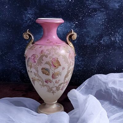 Handbemalte Vase aus englischem rosa Porzellan