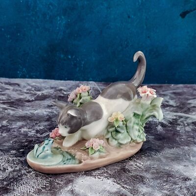 Lladro kitten figurine