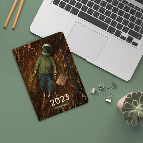 A5 Kalender 2023 Samaya „Spacewalker“ (DE/EN)