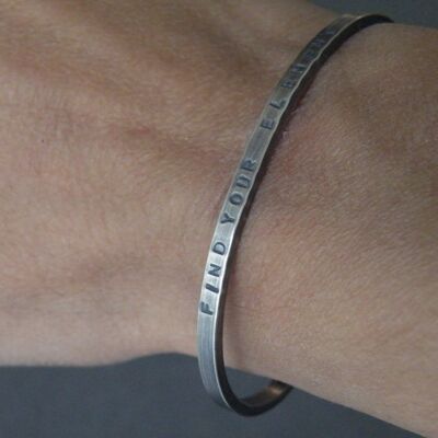 Bracciale con messaggio di ispirazione Bracciale rigido personalizzato Bracciale uomo in argento sterling timbrato a mano Braccialetti unisex Gioielli personalizzati di SteamyLab